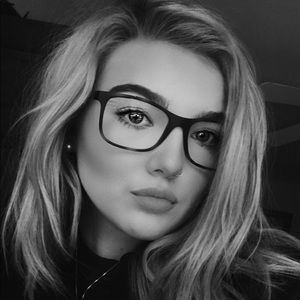 Meet your Posher, Lexis